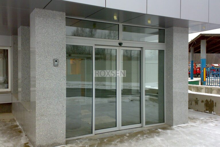 пластиковые входные двери в магазин (1)